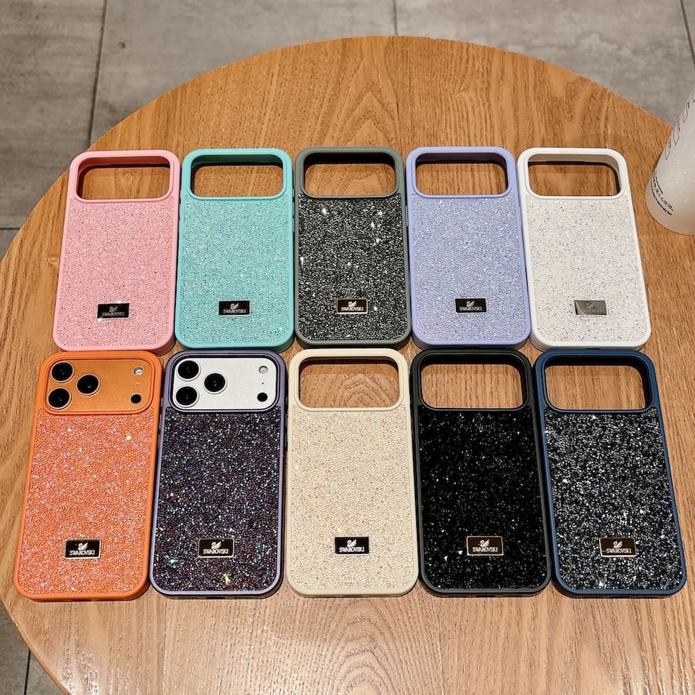 funda-swarovski-iphone 17-brillantes-frontal