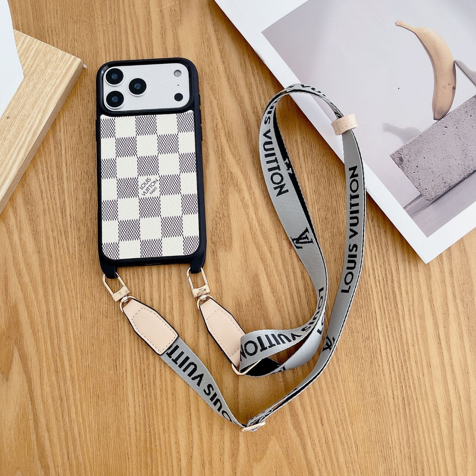 Funda-blanca-LV-iPhone