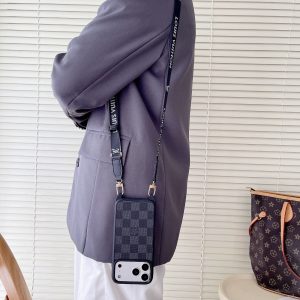 LouisVuitton-iPhone17-case