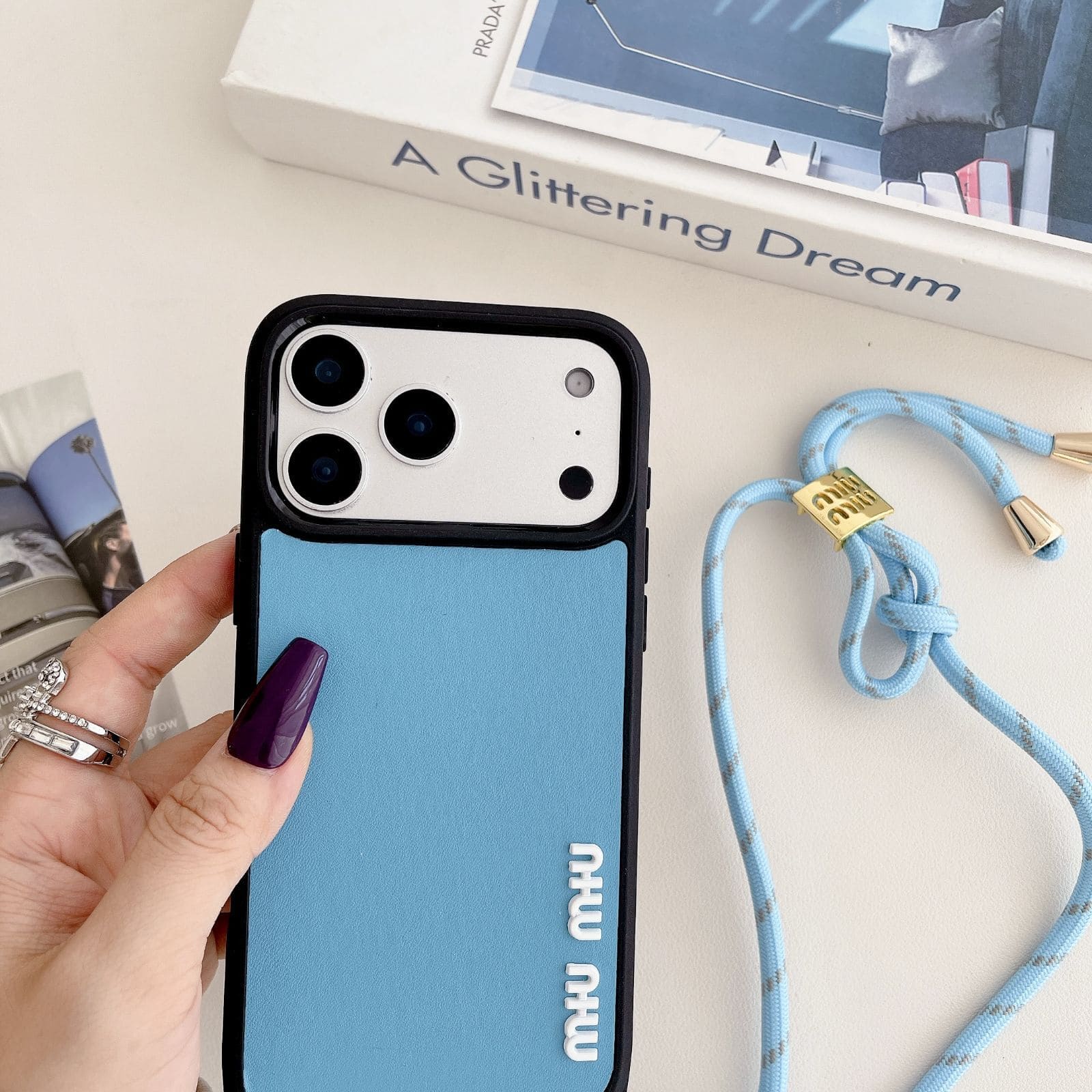 funda-miu-miu-iphone-frontal